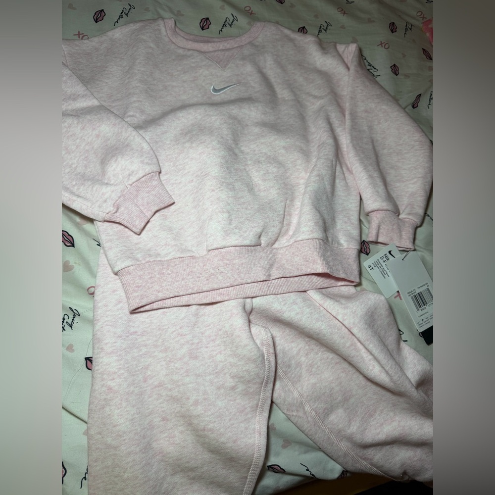 Nike Pink Heather Pullover Sweatshirt and Joggers Set